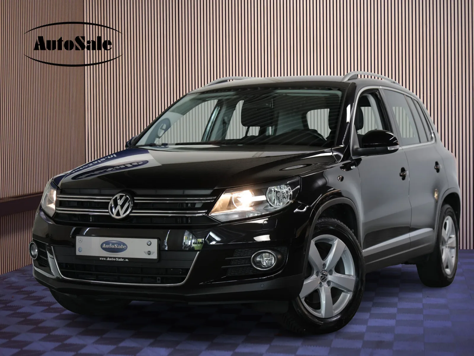 Volkswagen Tiguan (2015) — foto 1