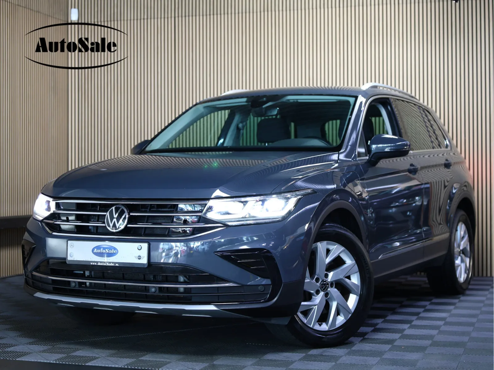 Volkswagen Tiguan (2021) — foto 1