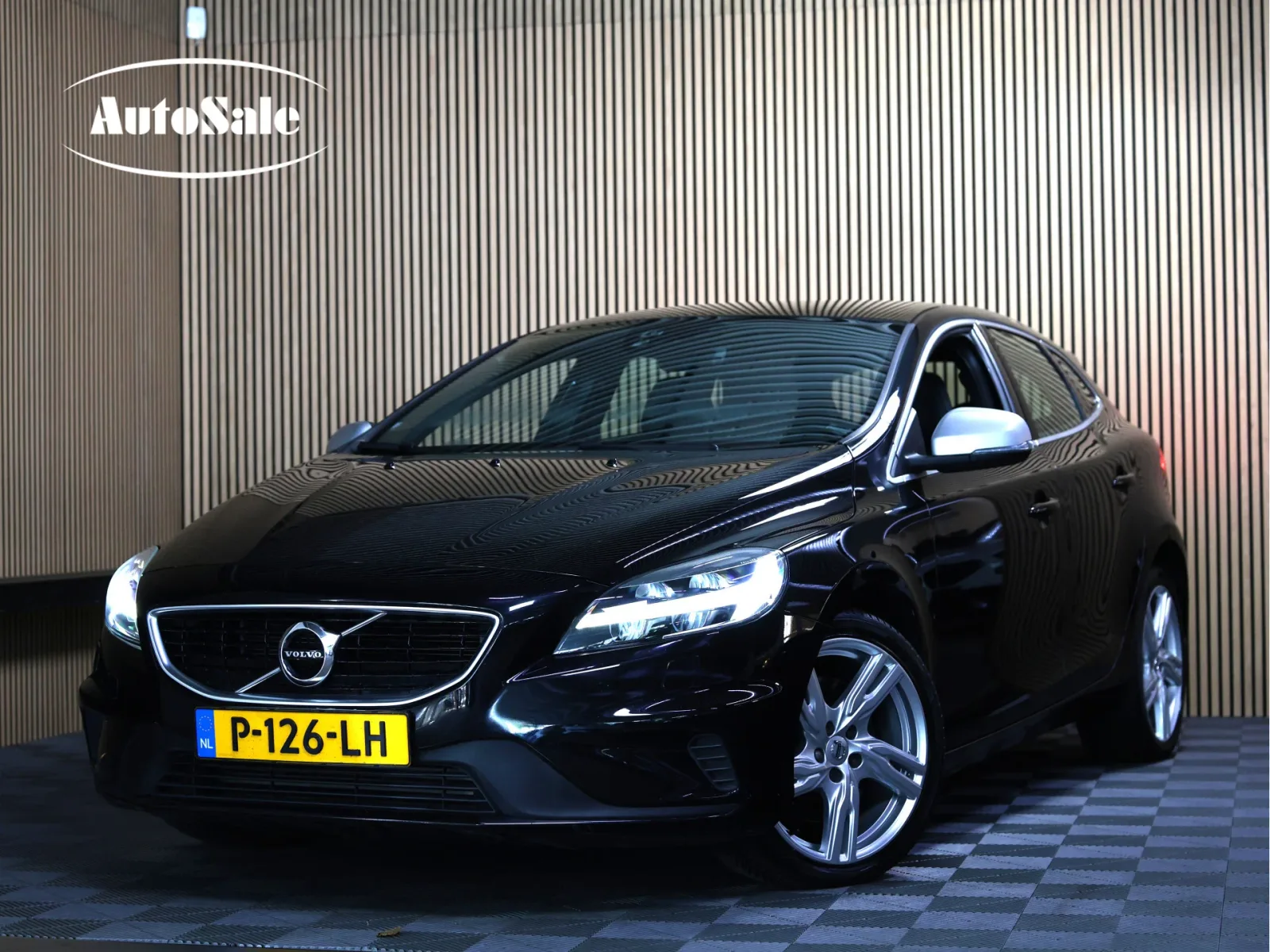Volvo V40 (2018) — foto 1