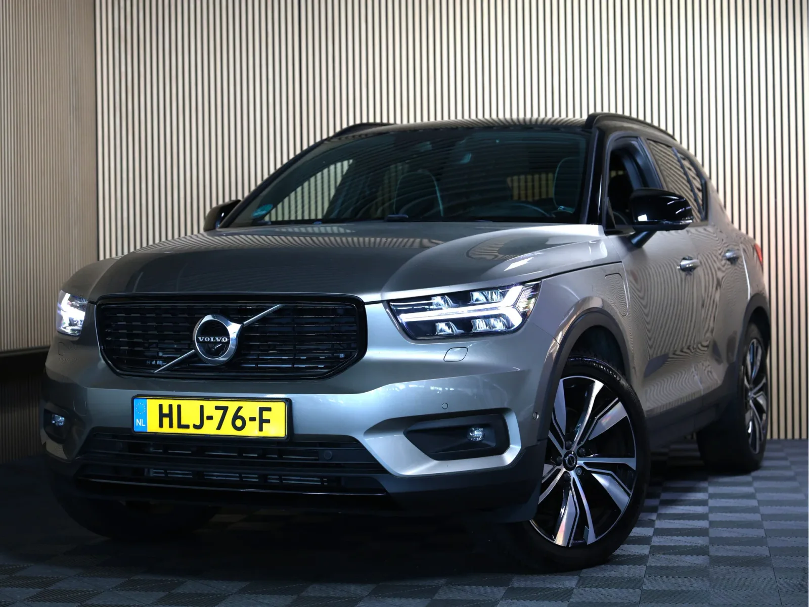 Volvo XC40 (2022) — foto 1