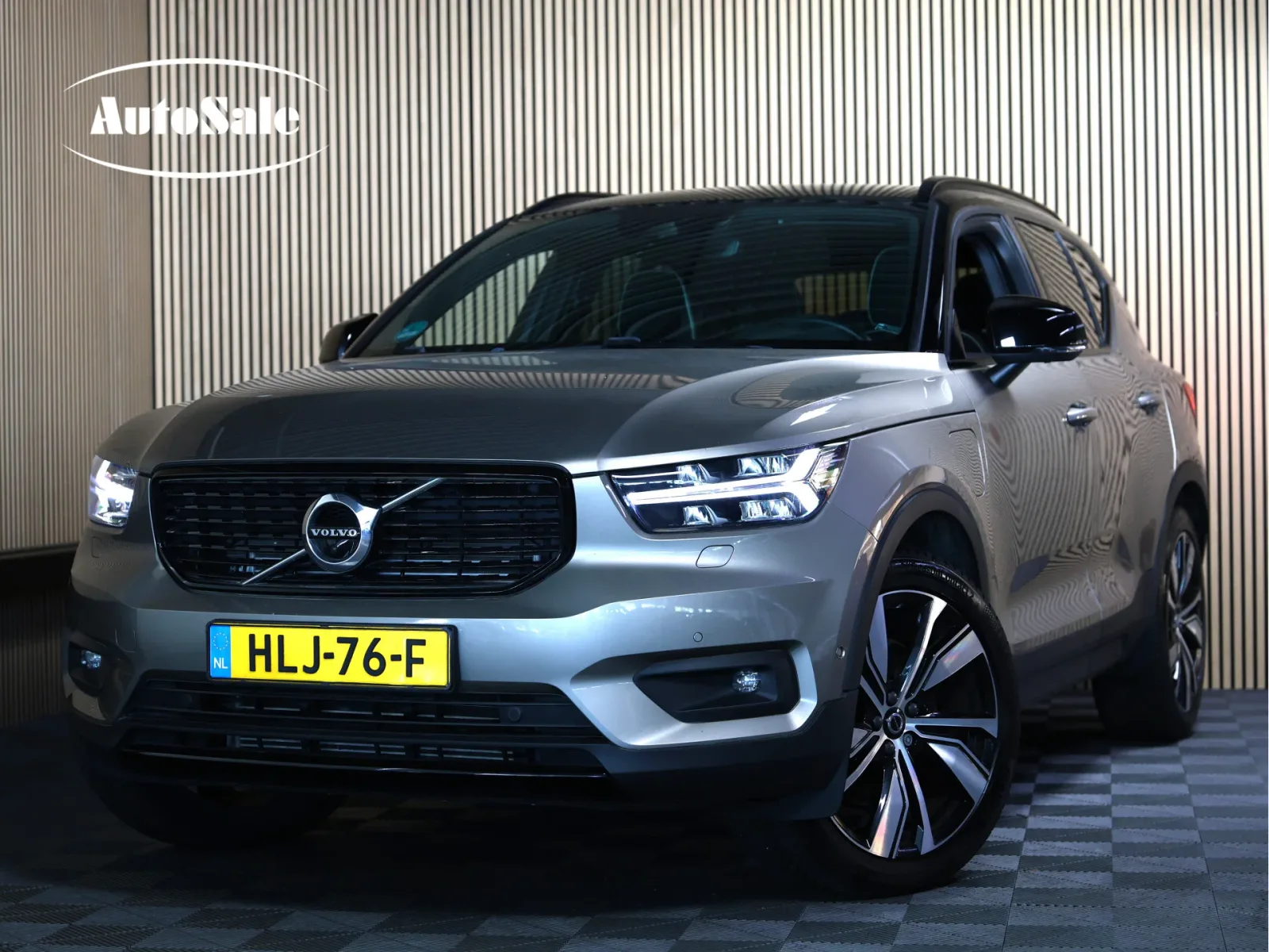 Volvo XC40 (2022) — foto 1