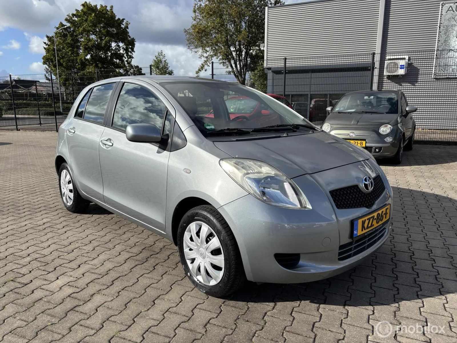 Toyota Yaris (2008) — foto 1