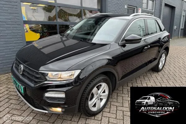Volkswagen T-Roc (2017) — foto 1