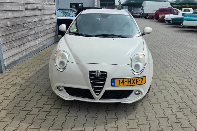 Alfa Romeo MiTo (2009)