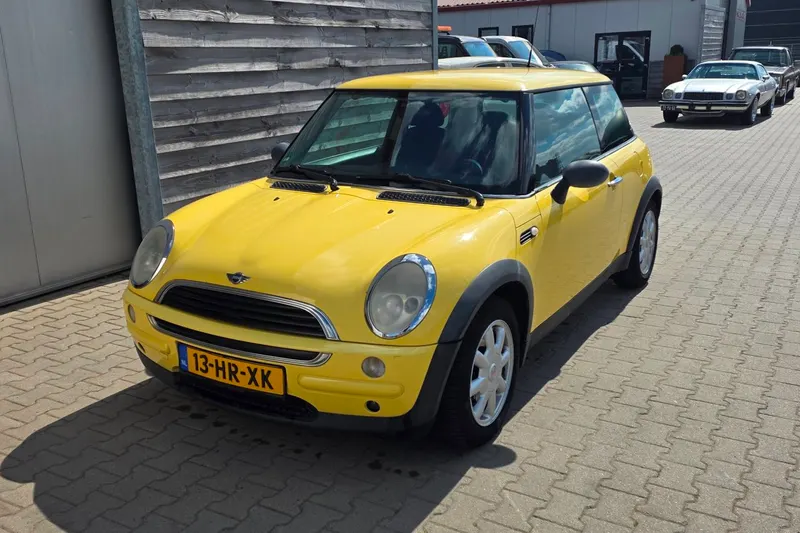 MINI One (2001)