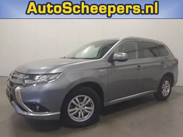 Mitsubishi Outlander (2018) — foto 1
