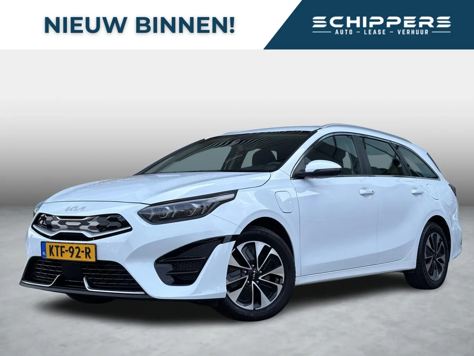 Kia Ceed Sportswagon (2023) — foto 1