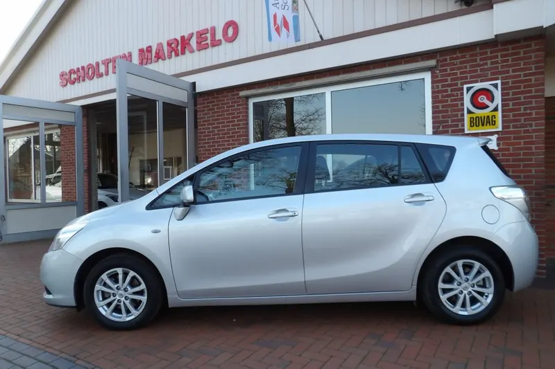 Toyota VERSO (2011)