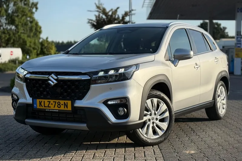 Suzuki S-CROSS (2025)