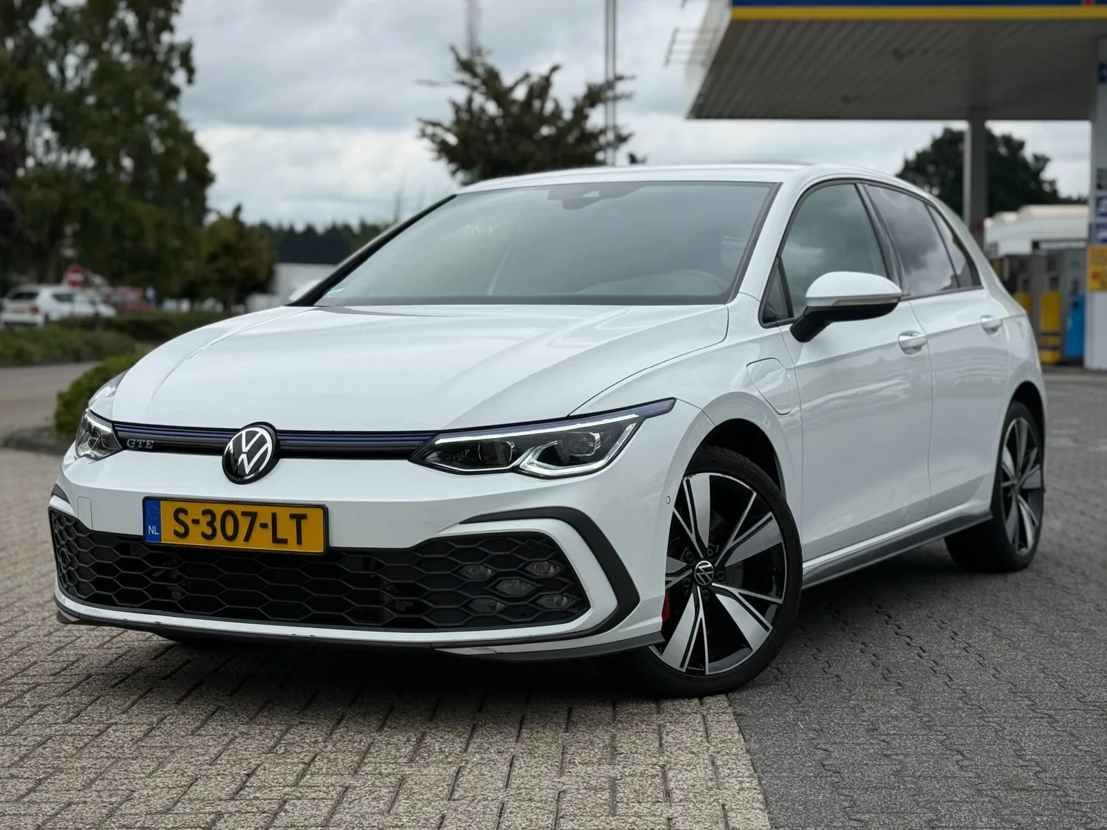 Volkswagen Golf (2021) — foto 1