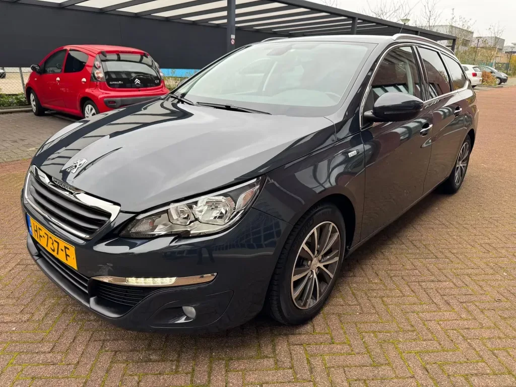 Peugeot 308 (2015) — foto 1