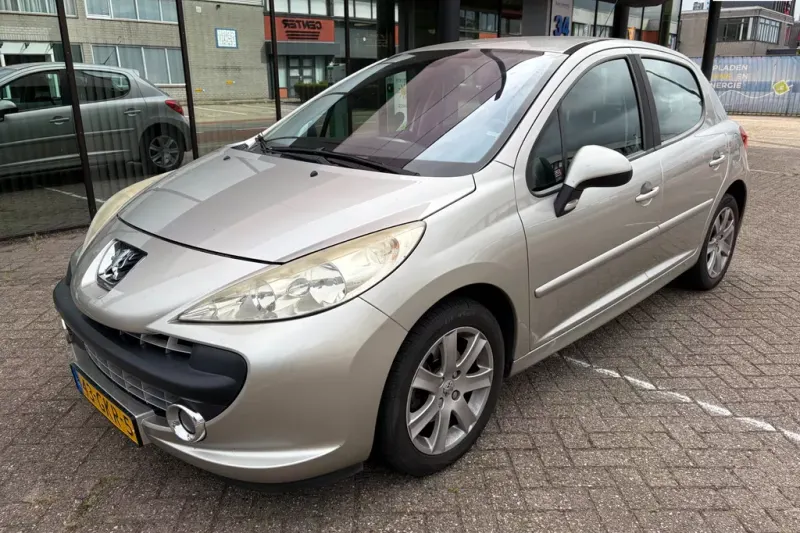 Peugeot 207 (2008)