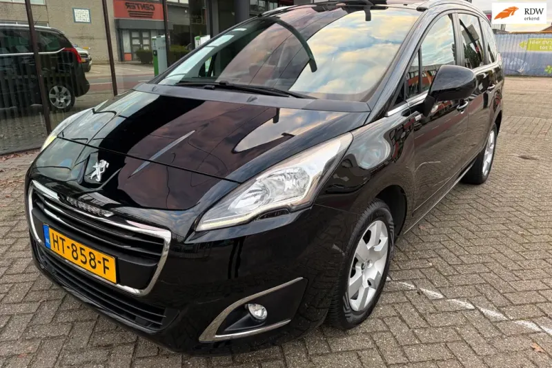 Peugeot 5008 (2015)