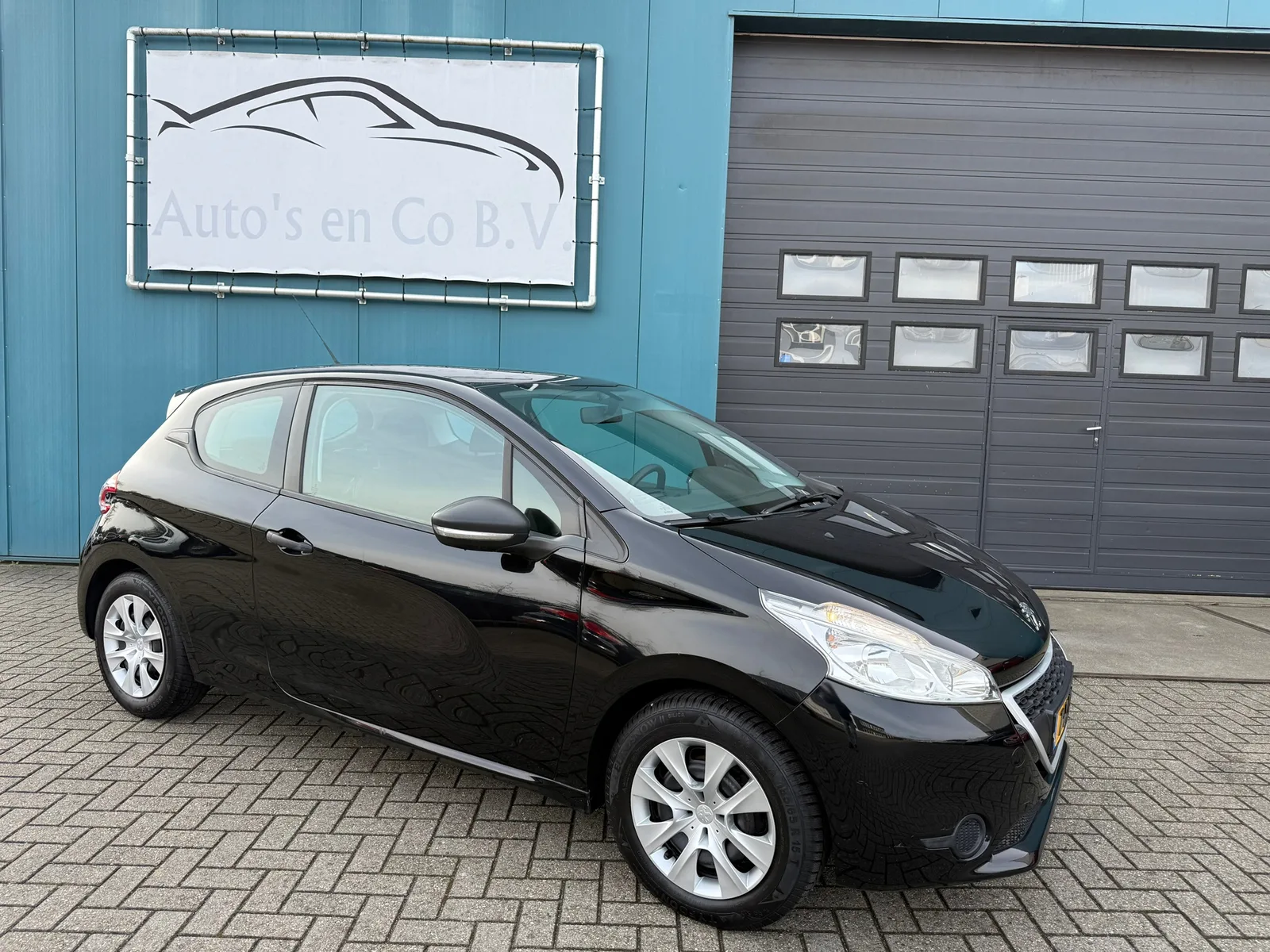 Peugeot 208 (2014) — foto 1
