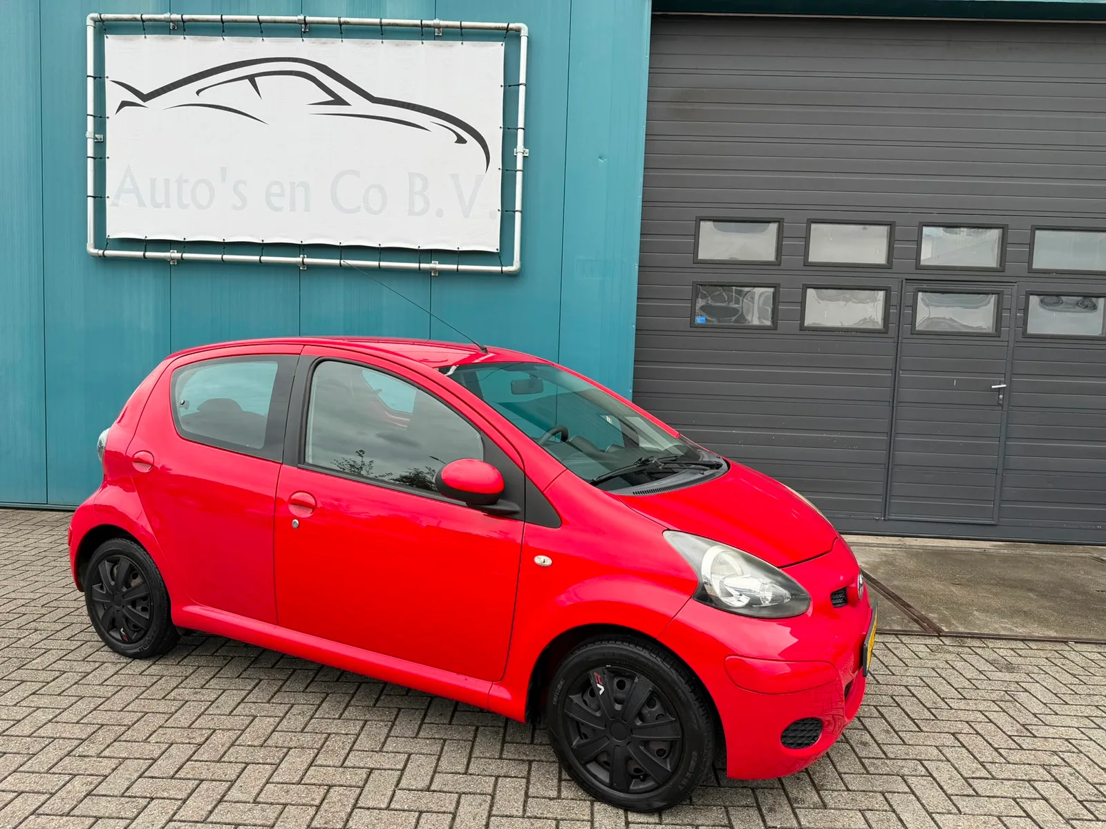 Toyota Aygo (2011) — foto 1