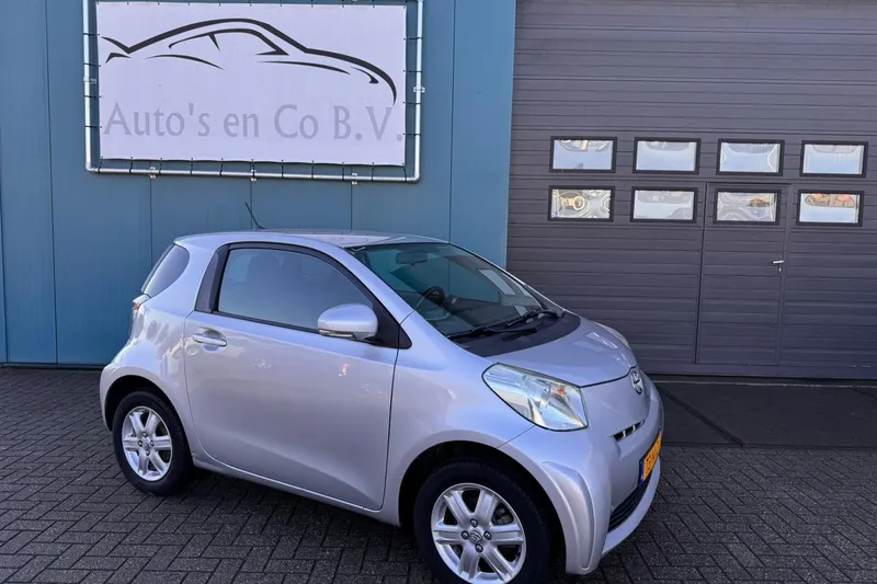 Toyota IQ (2010)