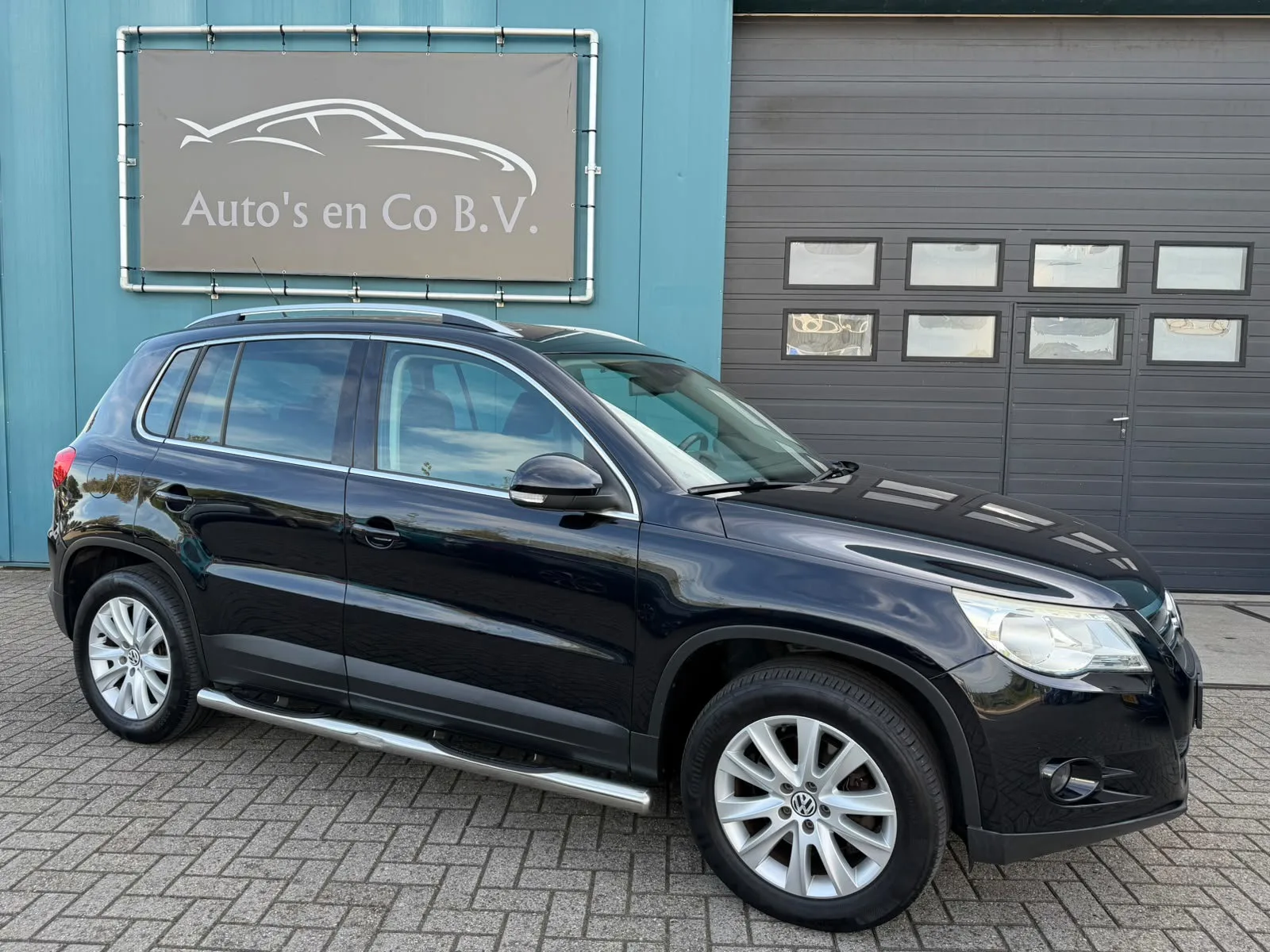 Volkswagen Tiguan (2009) — foto 1