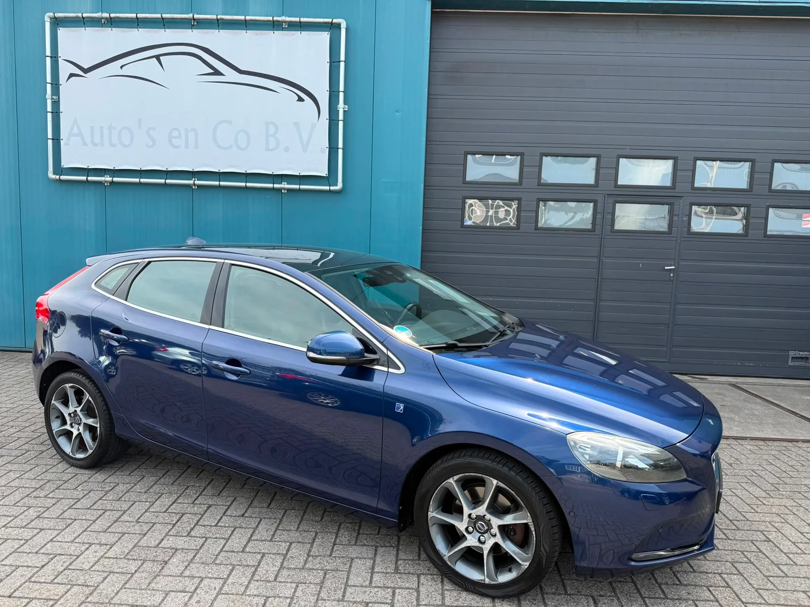 Volvo V40 (2015) — foto 1