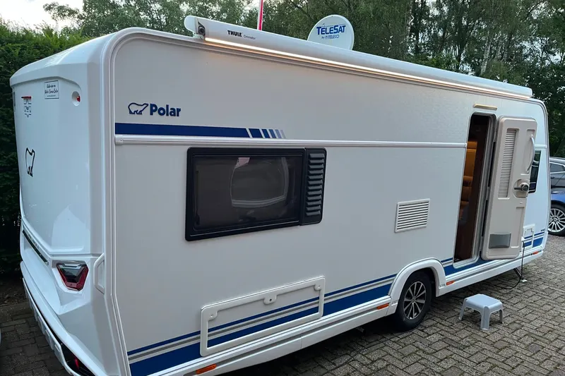 Polar 590 (2022)