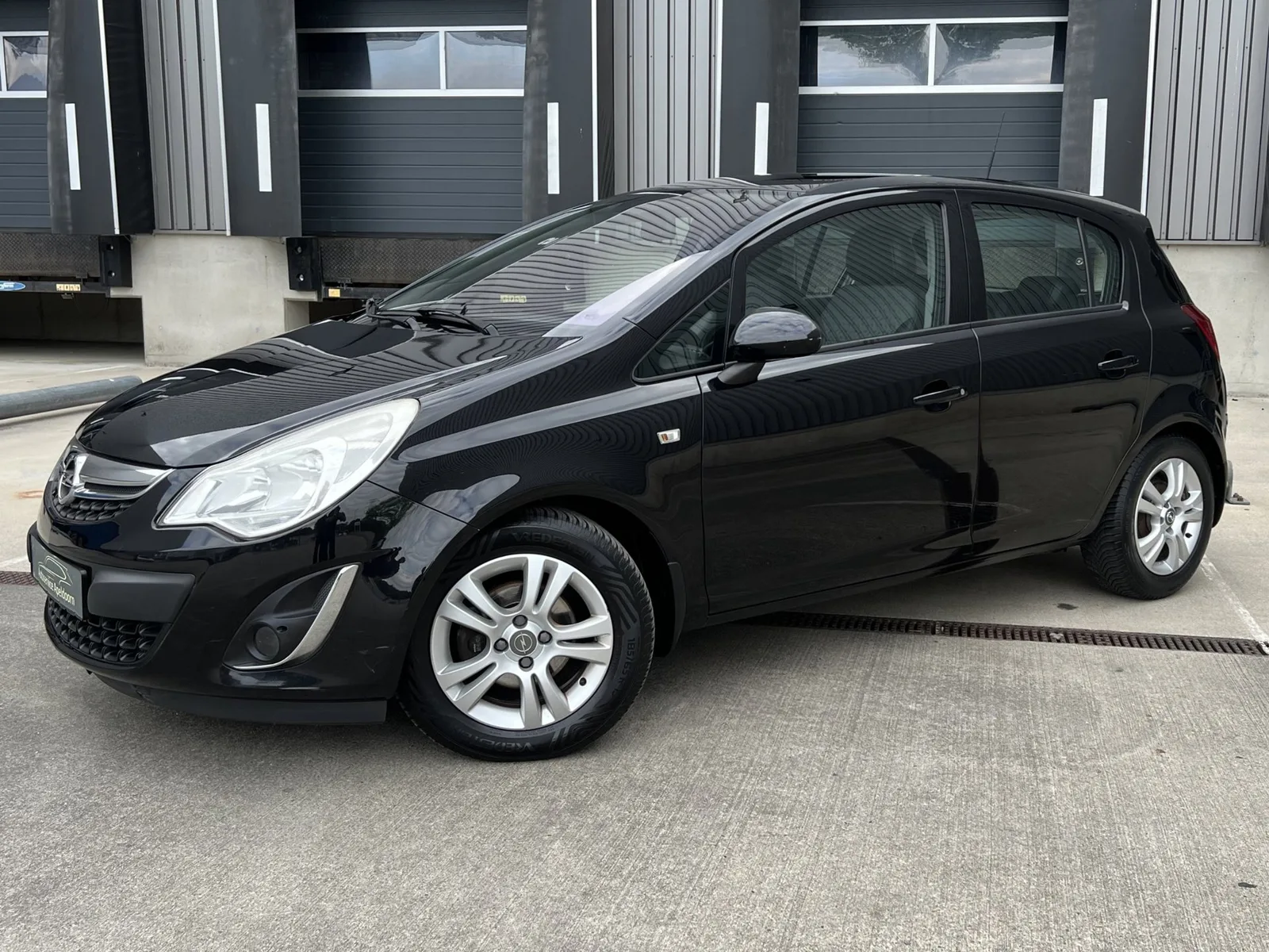 Opel Corsa (2011) — foto 1