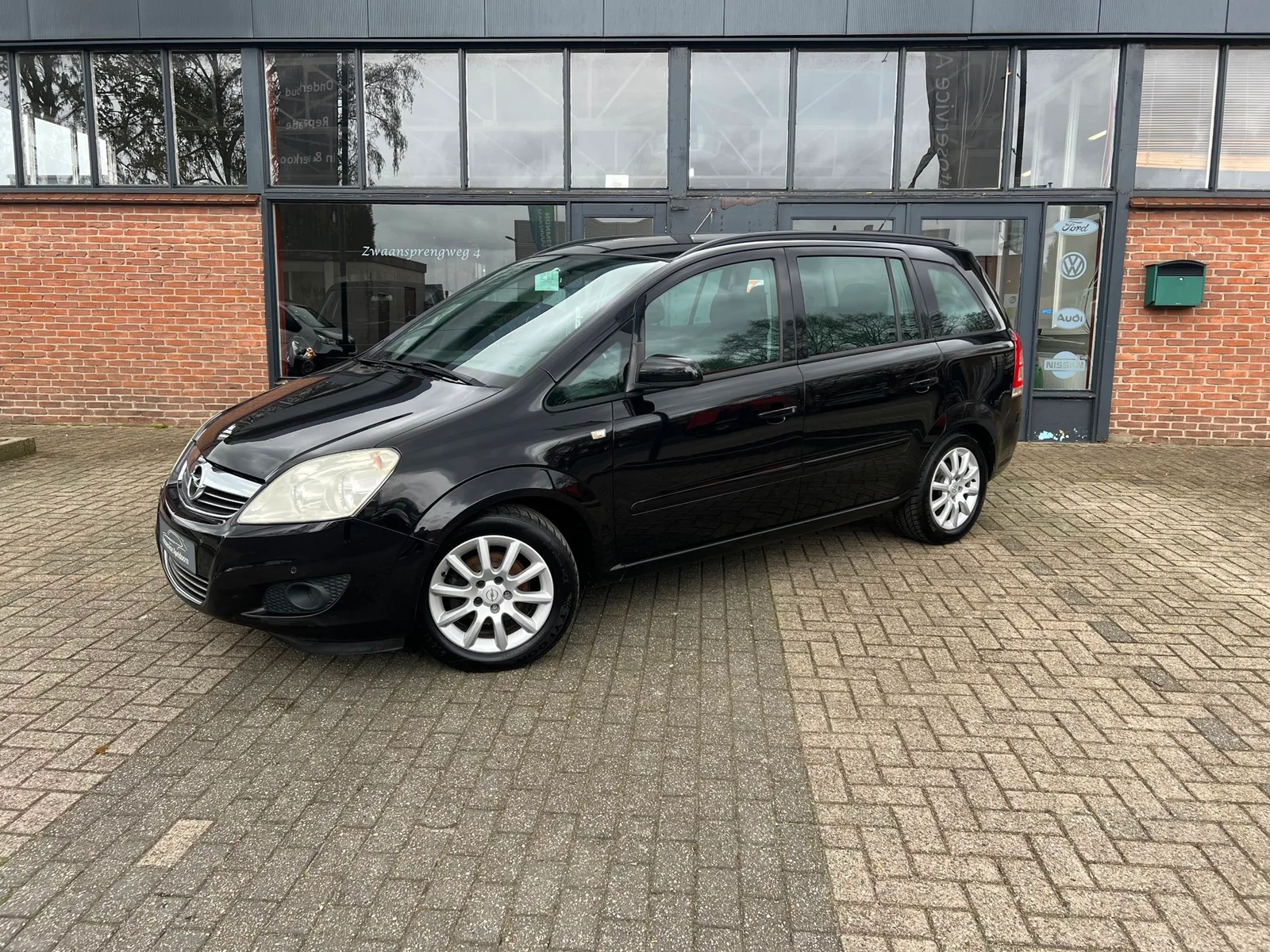 Opel Zafira (2009) — foto 1