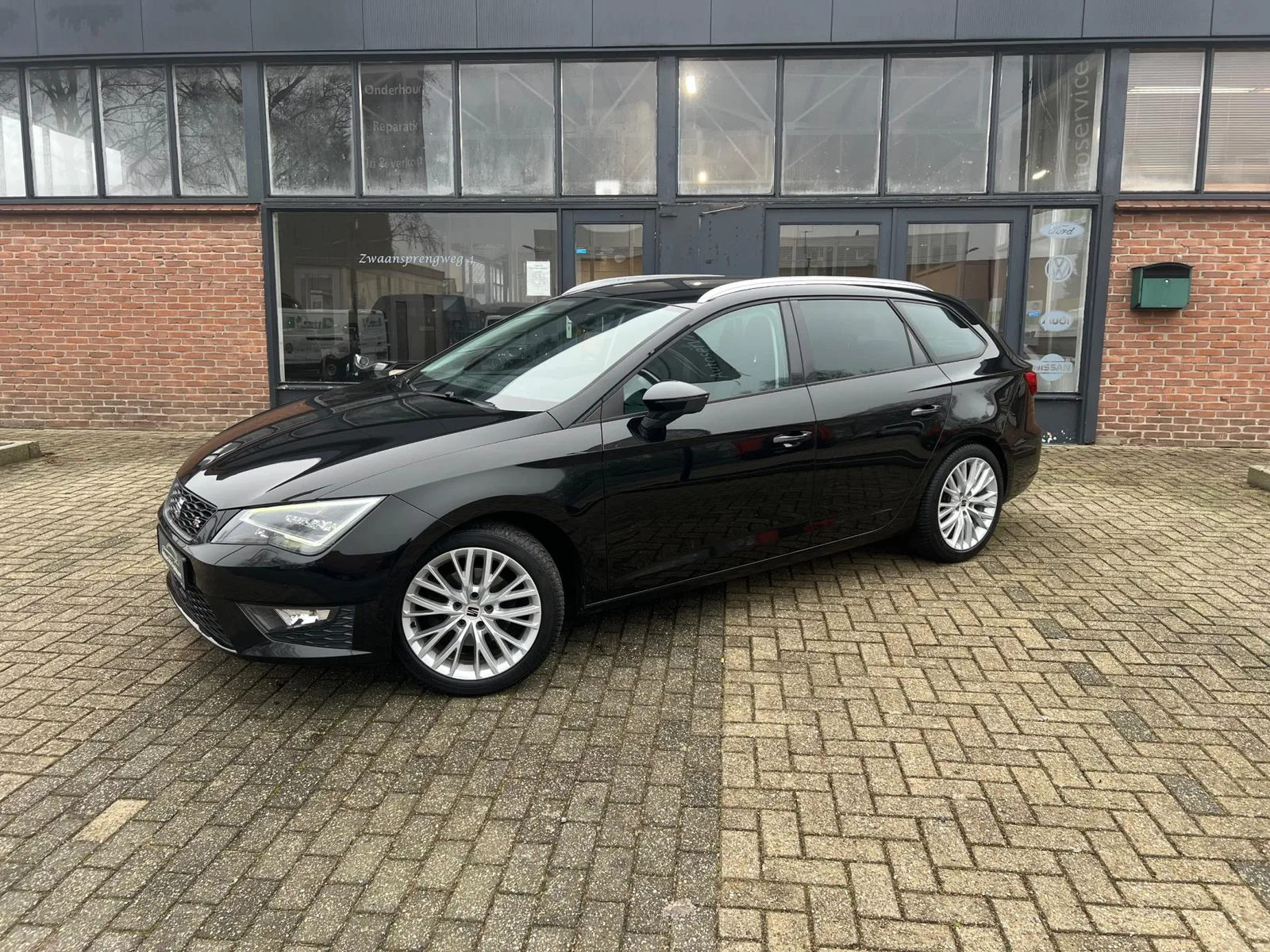 SEAT Leon (2016) — foto 1