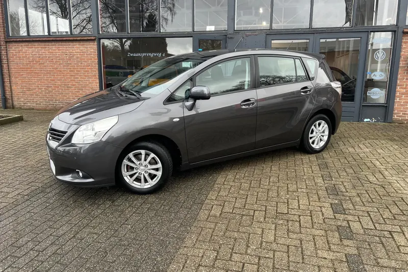 Toyota Verso (2011)