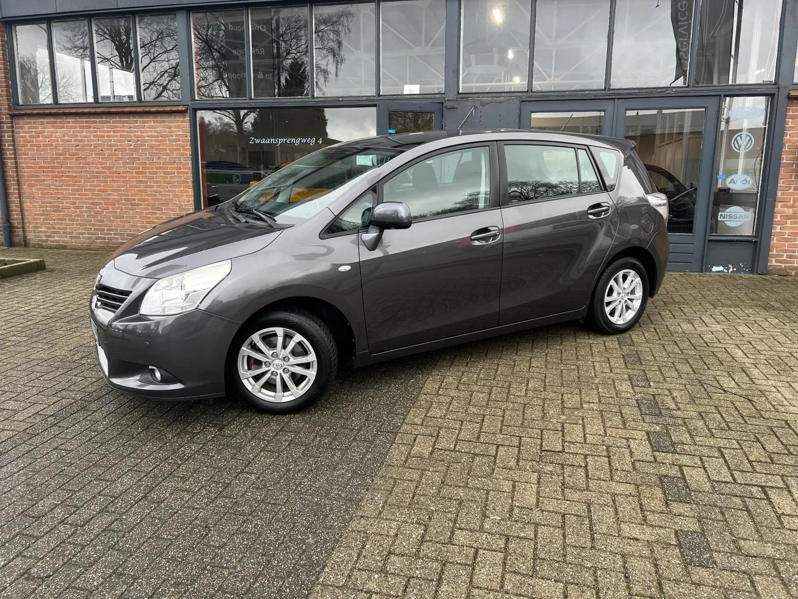 Toyota Verso (2011) — foto 1