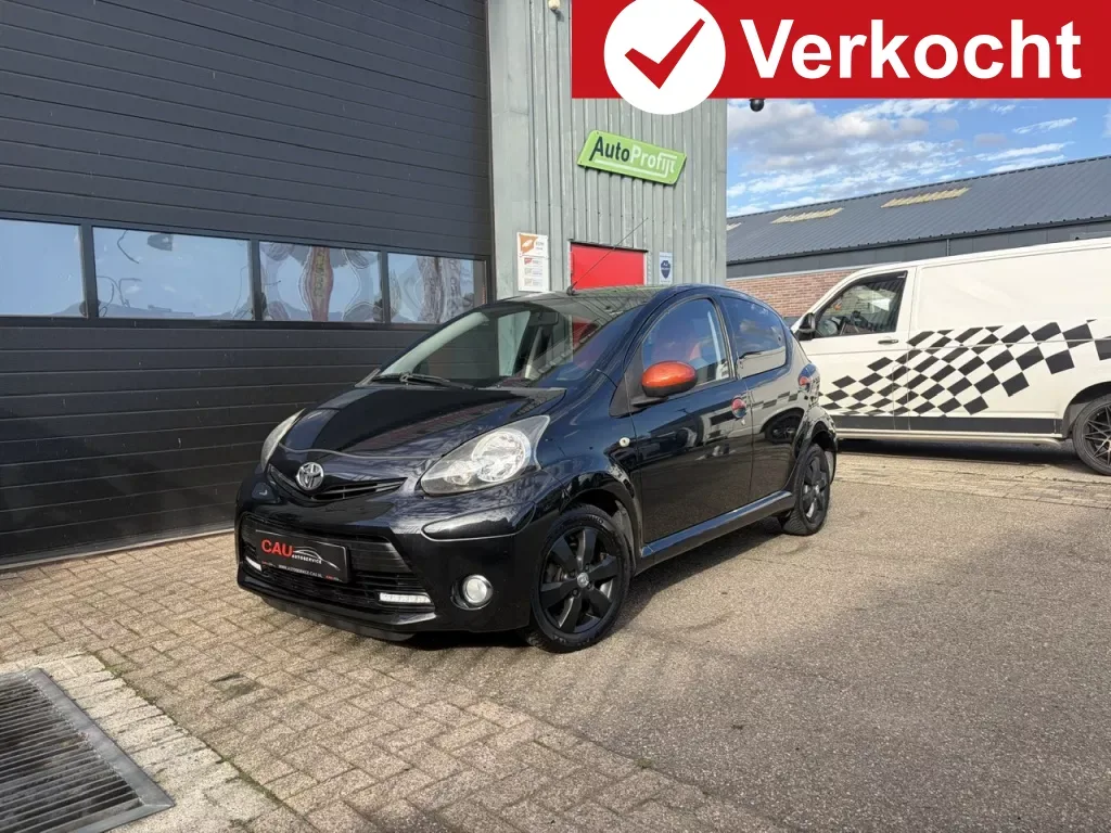 Toyota Aygo (2012) — foto 1