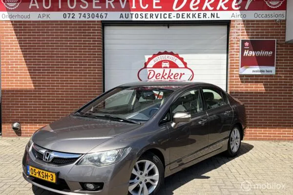 Honda Civic (2010) — foto 1