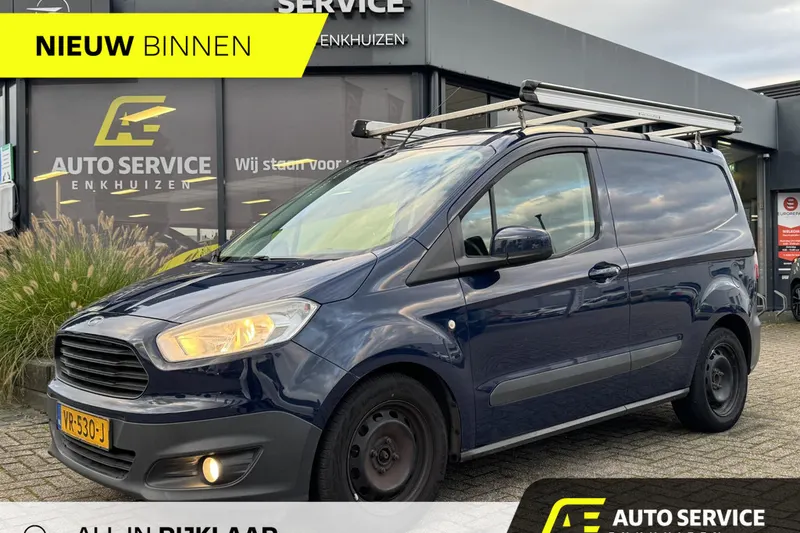 Ford Transit Courier (2015)