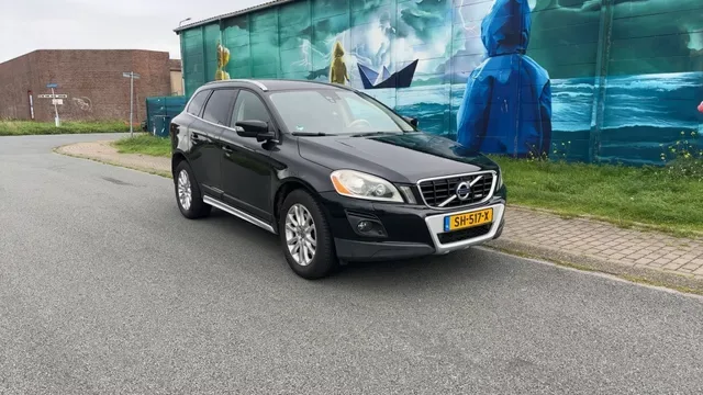 Volvo XC60 (2010) — foto 1