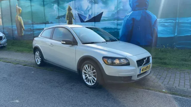 Volvo C30 (2008) — foto 1
