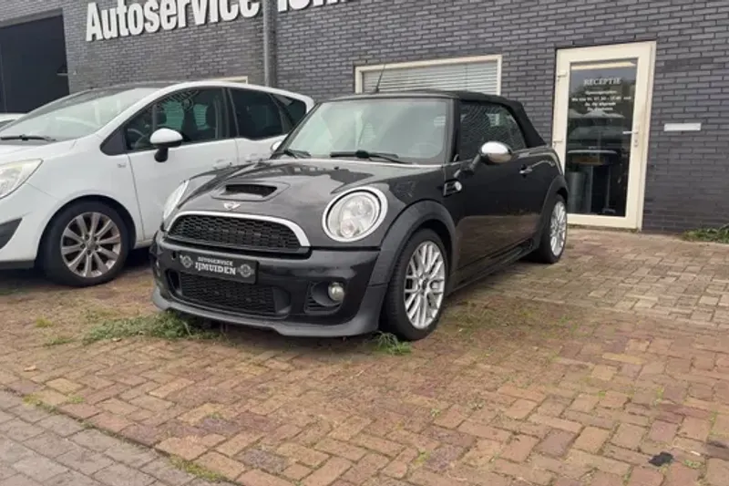 MINI Cabrio (2011)