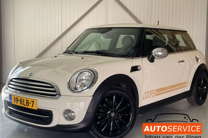 MINI Cooper (2011)