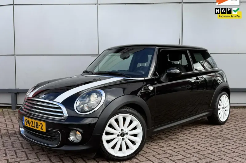 MINI One (2012)