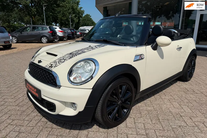 MINI Cabrio (2011)