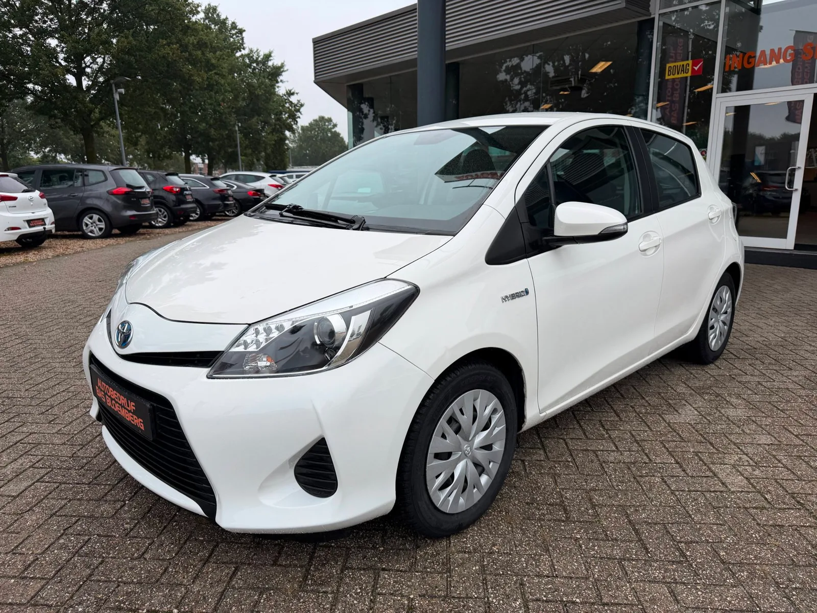 Toyota Yaris (2012) — foto 1