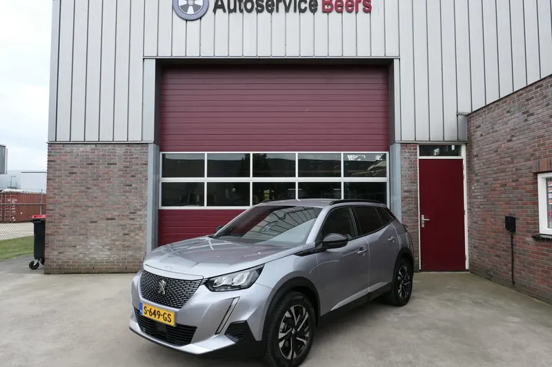 Peugeot e-2008 (2023)