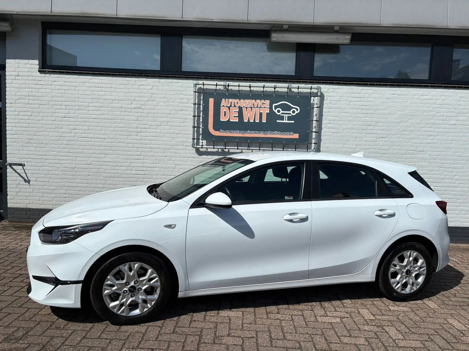 Kia Ceed (2022) — foto 1