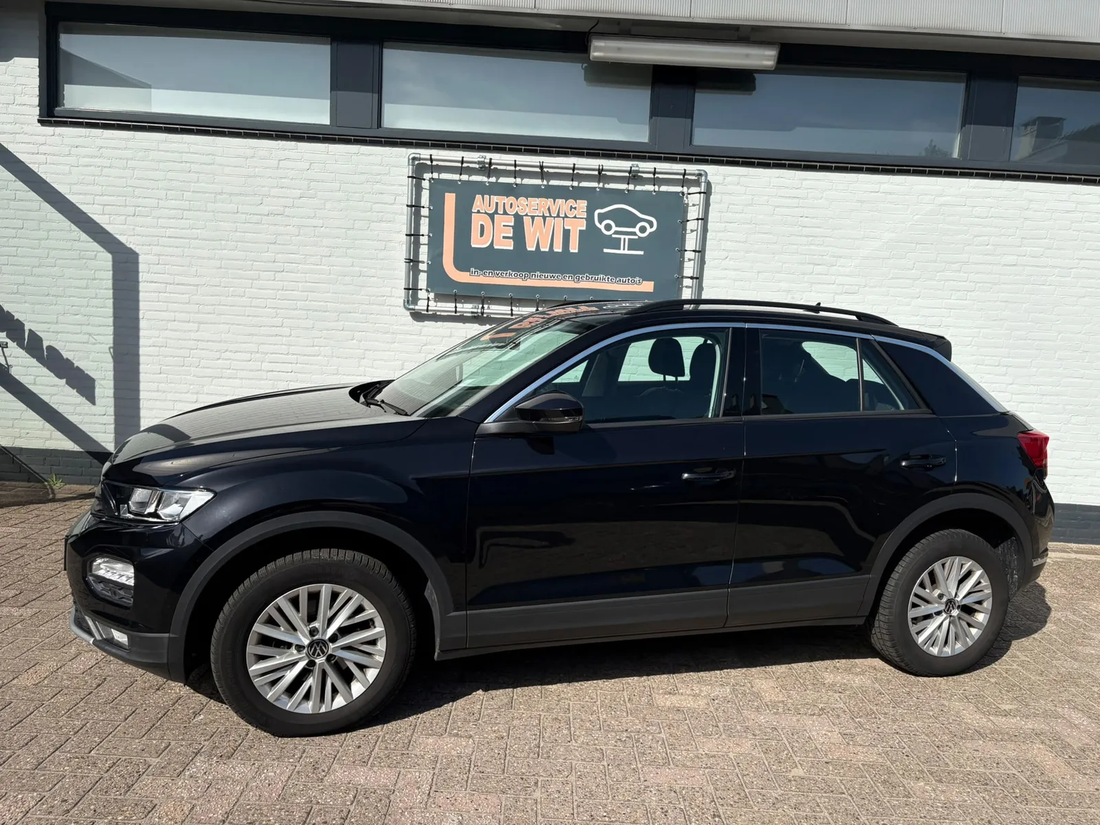 Volkswagen T-Roc (2021) — foto 1