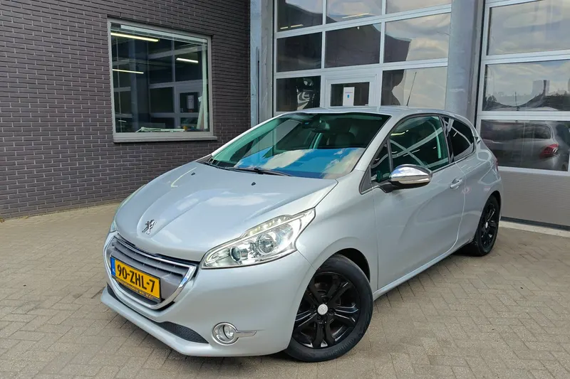 Peugeot 208 (2012)
