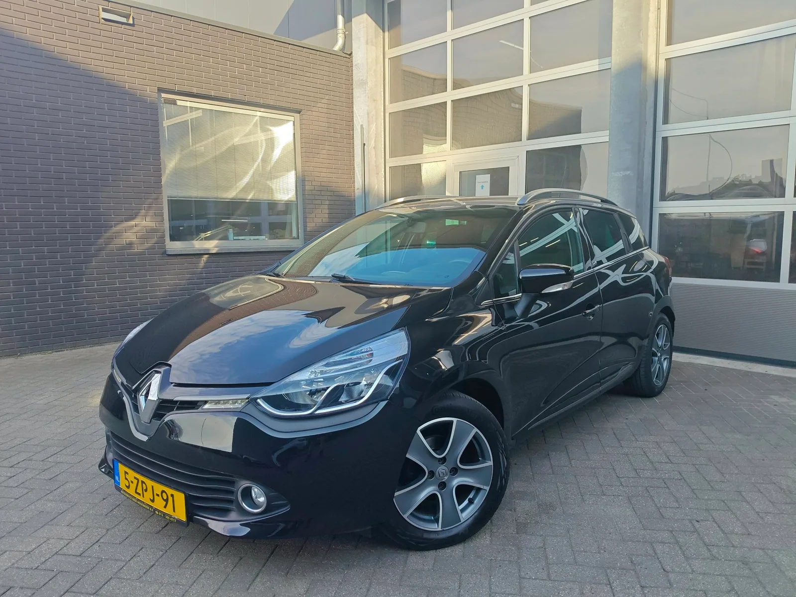 Renault Clio (2015) — foto 1