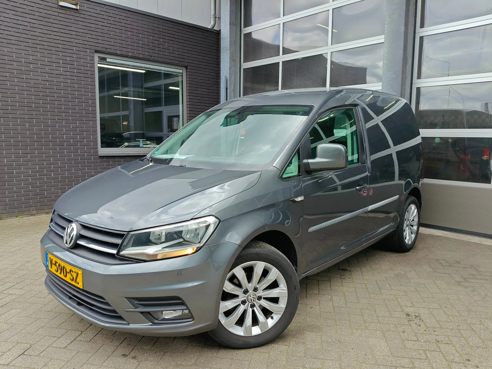 Volkswagen Caddy (2018) — foto 1