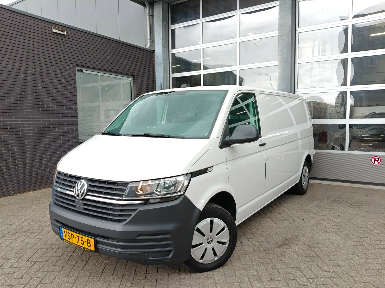 Volkswagen Transporter (2022) — foto 1