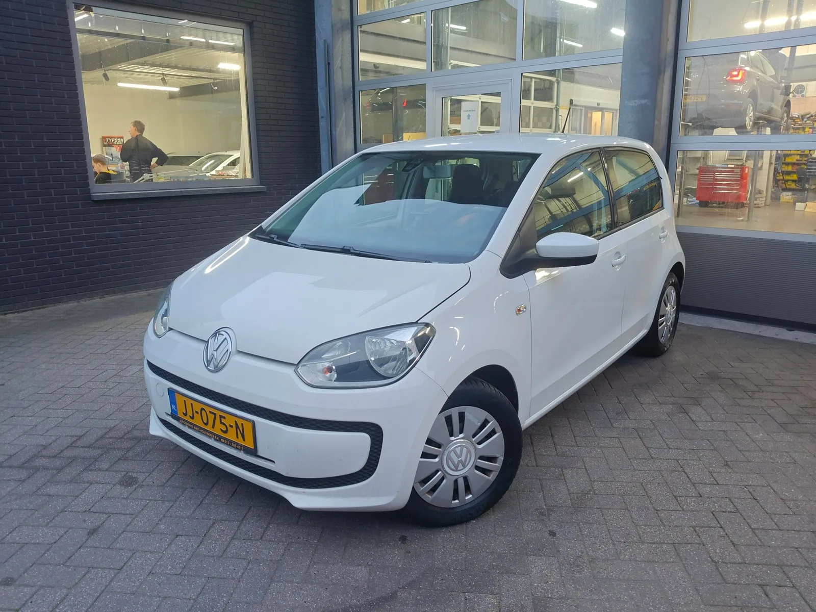 Volkswagen Up! (2016) — foto 1