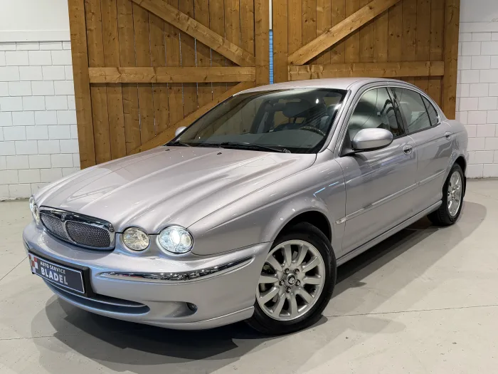 Jaguar X-Type (2001) — foto 1