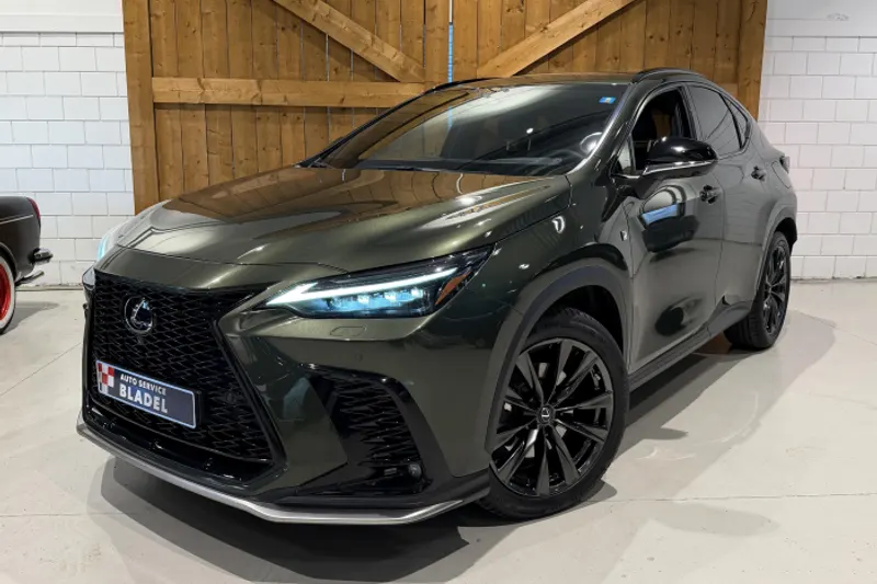 Lexus NX (2022)