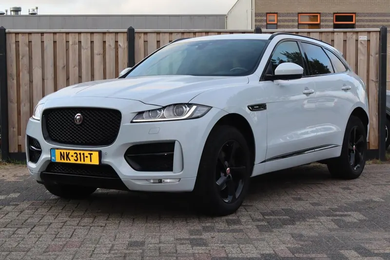 Jaguar F-Pace (2016)