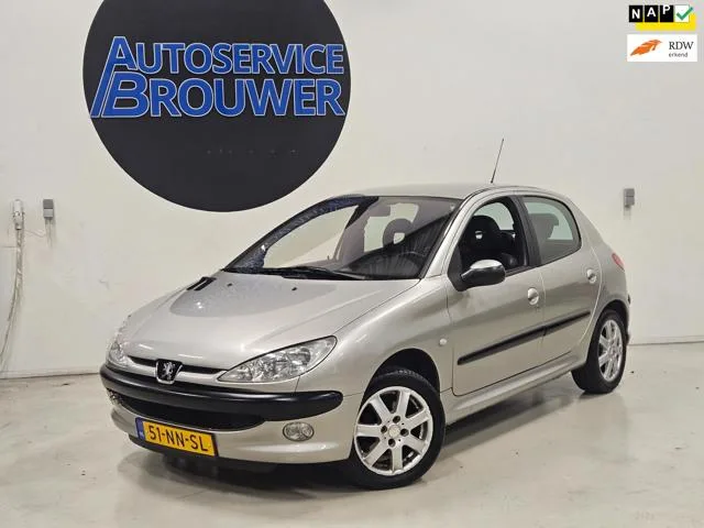 Peugeot 206 (2004) — foto 1